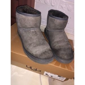 UGG mini gray